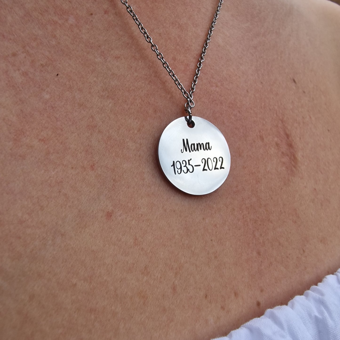 Halsketting met foto | achterkant: naam & jaar | Goud, zilver of roségouden kleur