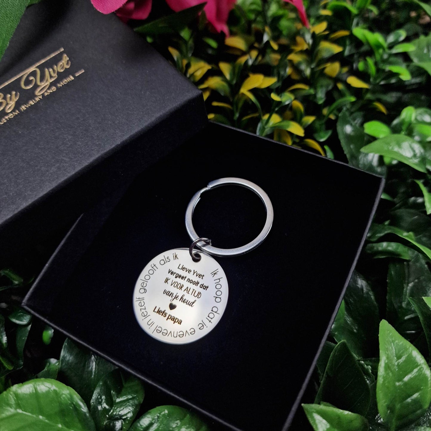 "Vergeet nooit dat ik van je houd" | Gepersonaliseerde sleutelhanger | Kleur: Goud of Zilver