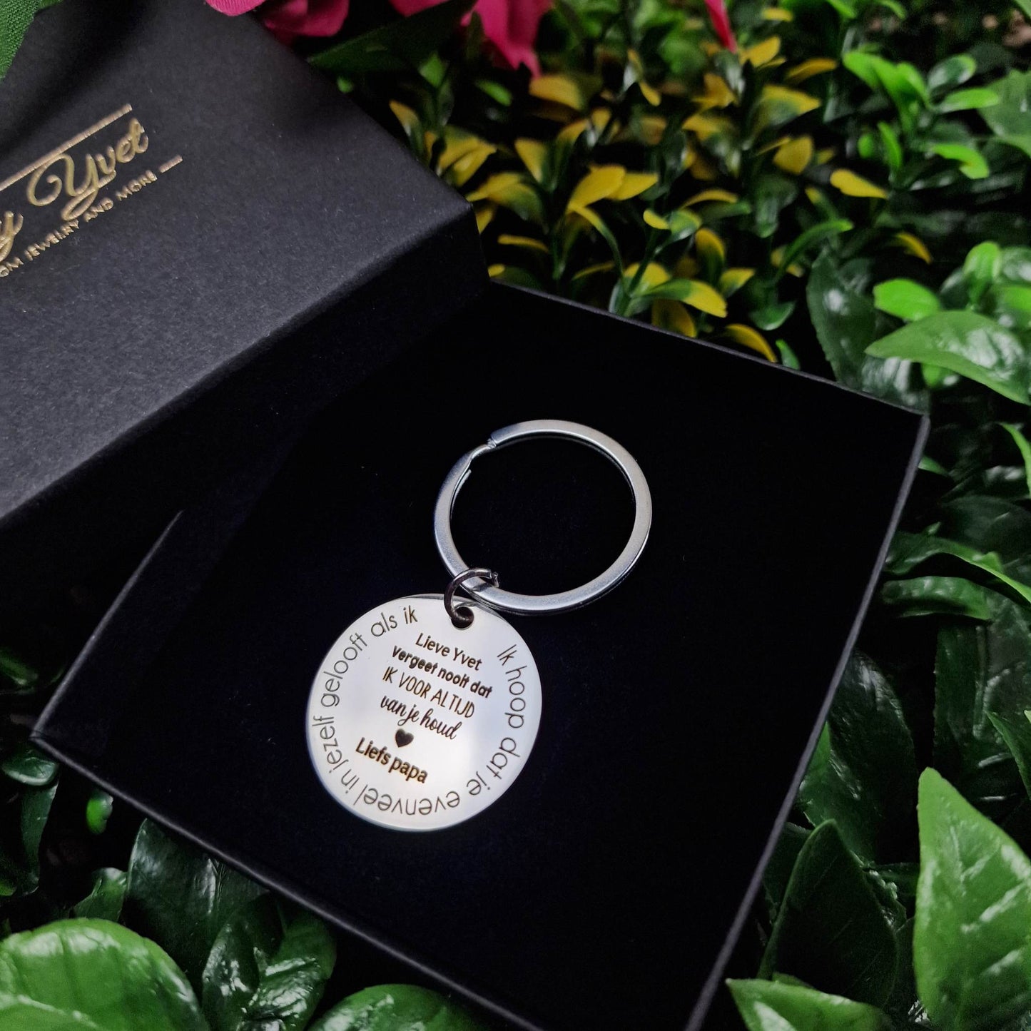 "Vergeet nooit dat ik van je houd" | Gepersonaliseerde sleutelhanger | Kleur: Goud of Zilver