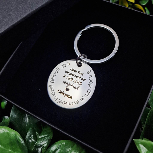 "Vergeet nooit dat ik van je houd" | Gepersonaliseerde sleutelhanger | Kleur: Goud of Zilver